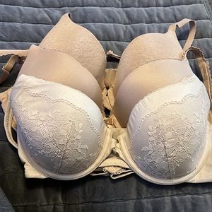 GUC Lot of 3 Victoria’s Secret bras 32DD